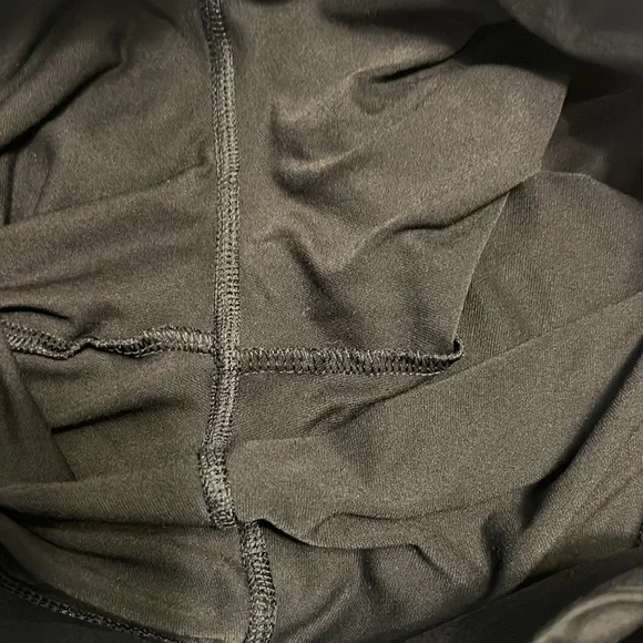 Pink Victoria’s Secret, Ultimate Black Leggings, Sz S Zippers on ankles, GUC - Picture 10 of 12